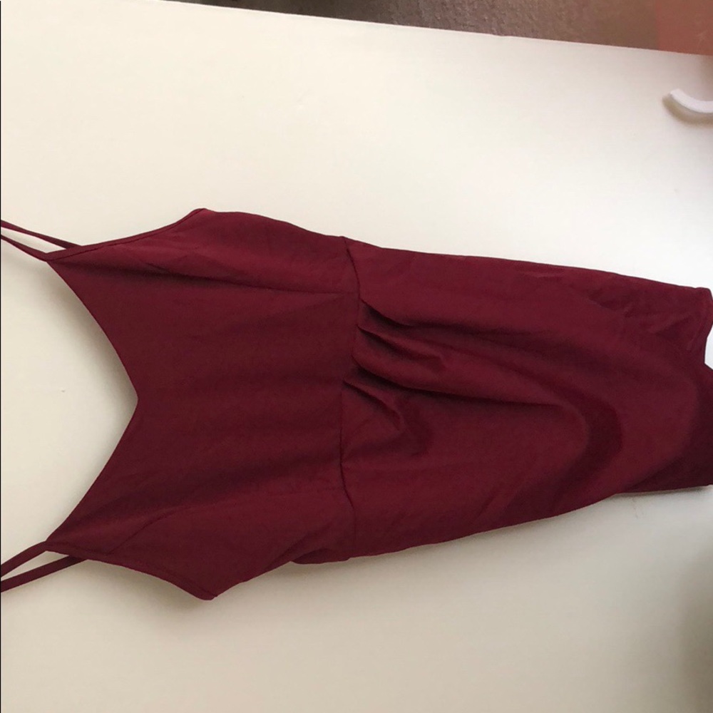 Maroon thin-strapped bodycon dress